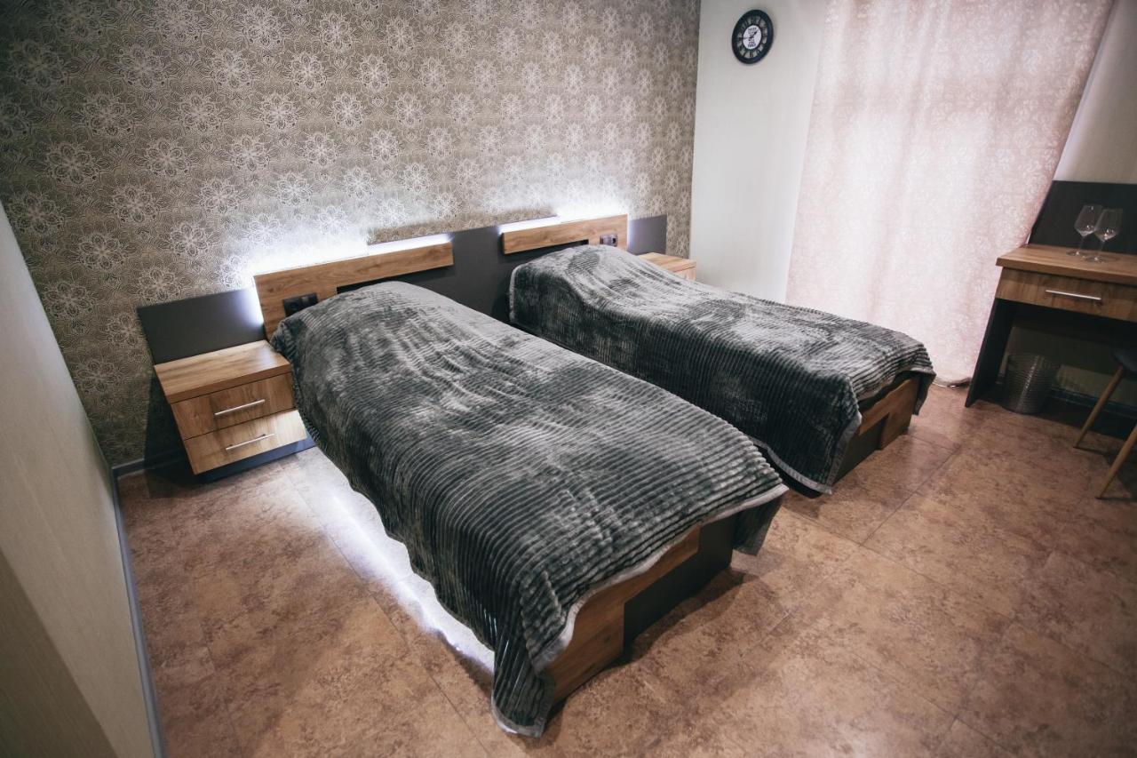 4Rooms Vinnytsia Bagian luar foto