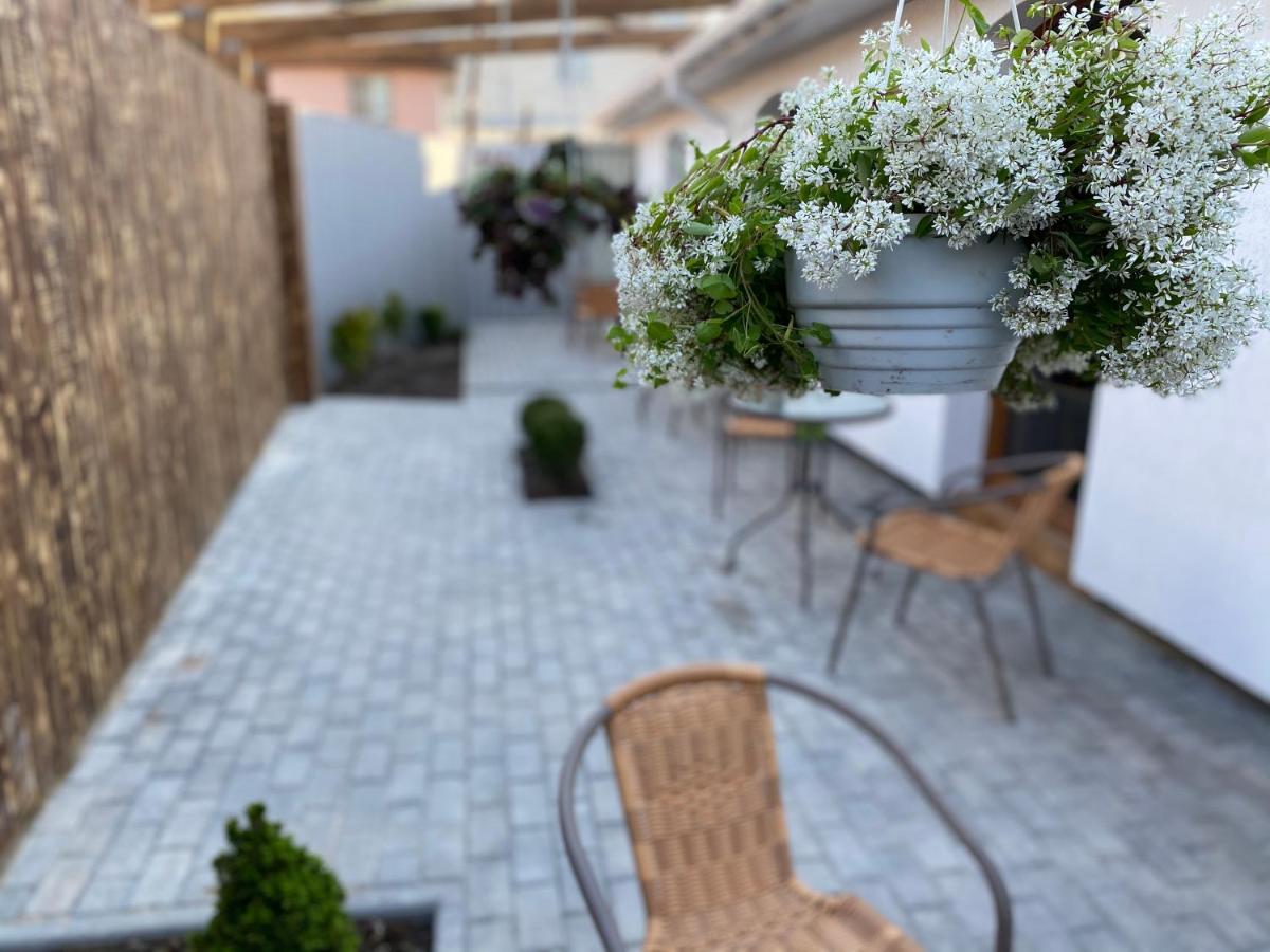 4Rooms Vinnytsia Bagian luar foto